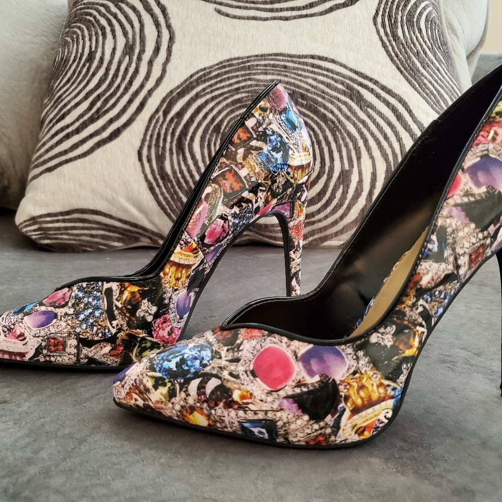 Shoes - Picture 2 of 3